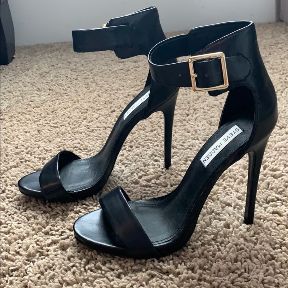 Steve Madden Black Marlenee